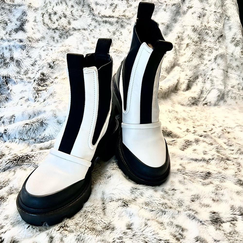 Tory Burch Chelsea Lug Ankle Boots